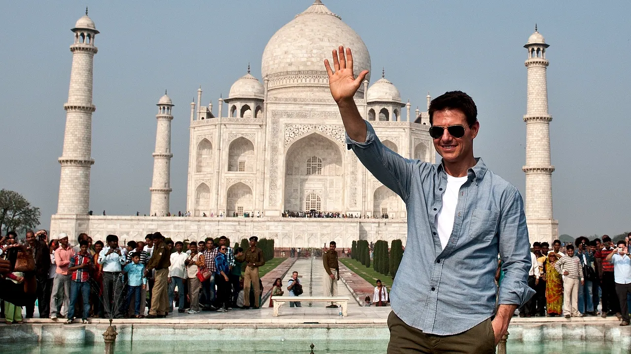 Tom Cruise a dat în judecată o revistă care l-a acuzat că și-a abandonat fiica cea mică