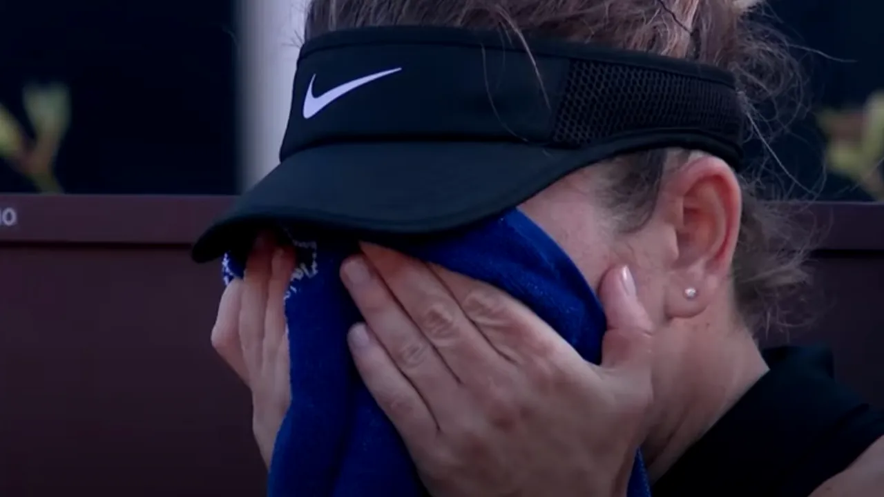 Simona Halep s-a accidentat la Roma. A părăsit terenul plângând și a abandonat în setul doi meciul cu Kerber