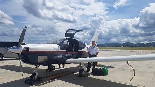 Zbor în premieră din Australia în România cu un avion monomotor. Ce spune pilotul care a parcurs 18.000 de kilometri în 14 zile