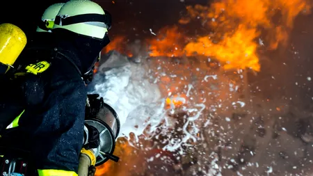 Incendiu la Mănăstirea Cozia Veche. Trafic BLOCAT pe Valea Oltului