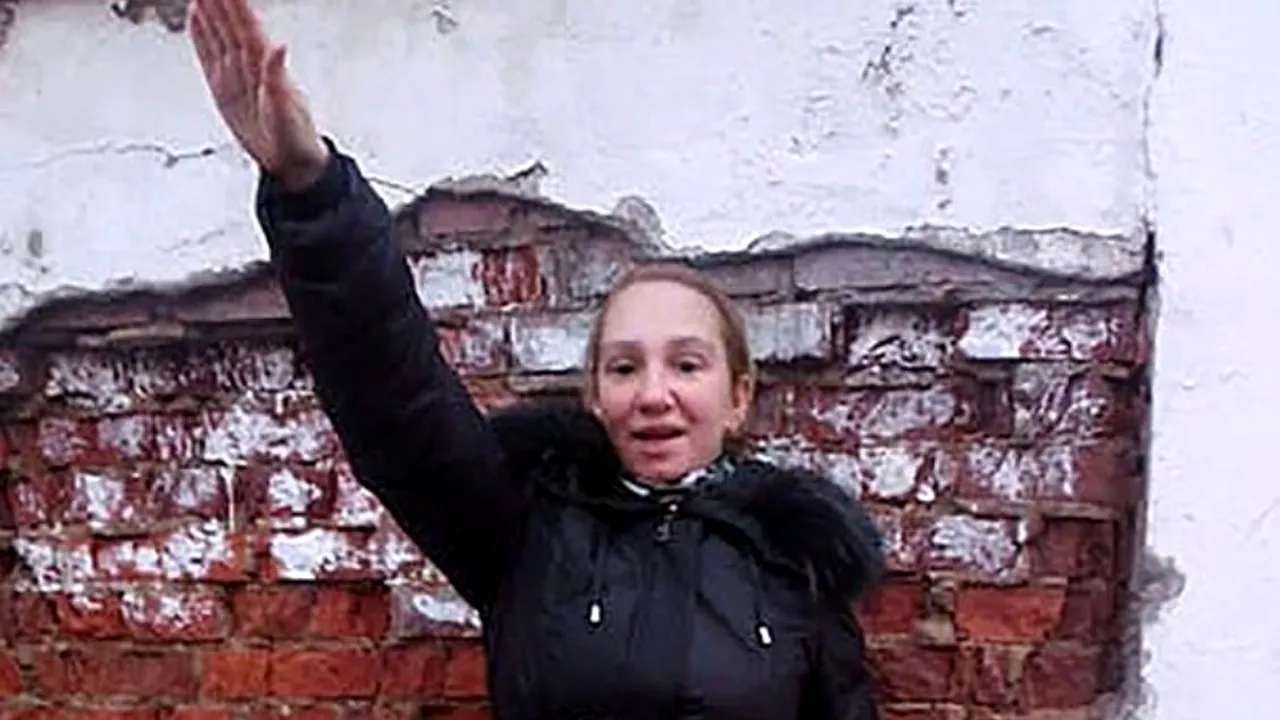 O rusoaică neo-nazistă și-a crescut fiica de 6 ani într-un adăpost fără ferestre, alături de 19 pisici. Femeia a fost condamnată pentru tortură