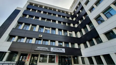 Un angajat de la spitalul din Buhuşi s-a aruncat pe geam. Bărbatul s-ar fi certat cu soţia, colegă de muncă