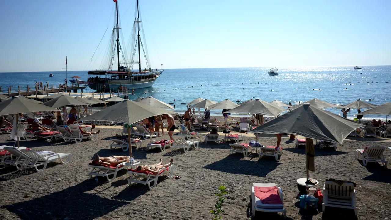 Ce se întâmplă în această perioadă cu turiștii din Turcia