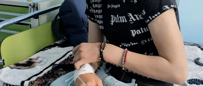Cum a rămas fără picior un tânăr de numai 18 ani. Boala care îl macină încet