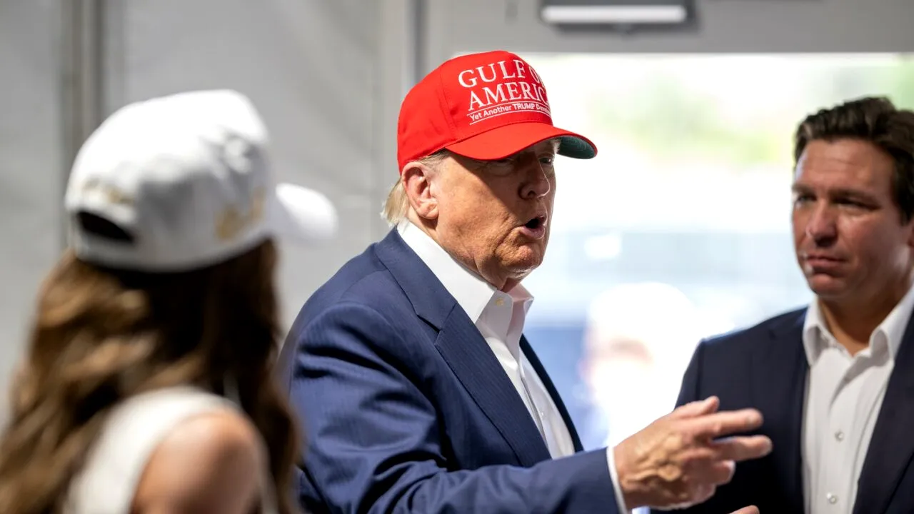 Trump RESPINGE criticile privind planul fiscal /„Nu vrea nimeni să vorbească despre creșterea economică”