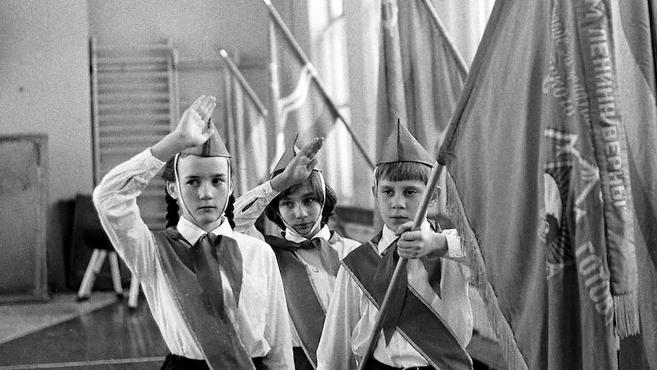 Tinerii din Rusia tânjesc după gloria Uniunii Sovietice