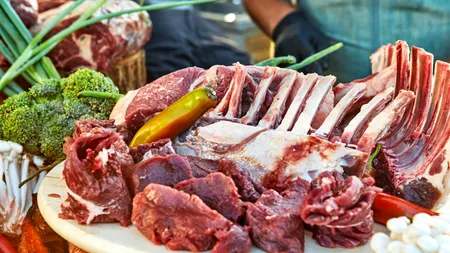 Care este cea mai TOXICĂ carne din comerț. Atunci când o prăjești devine și mai periculoasă