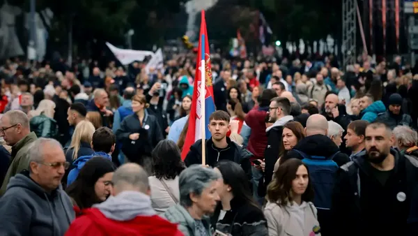 Cum arată programul politic în 11 puncte al mișcării „Lista Studenților”, marele câștigător al alegerilor din Serbia. Printre acestea: arestarea corupților, confiscarea averilor dobândite ilegal și recuperarea banilor publici furați