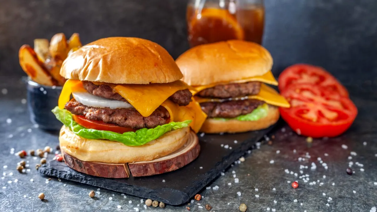 Mihaela Bilic, nutriționist: „Nu contează ce punem în farfurie, important este CÂT mâncăm”