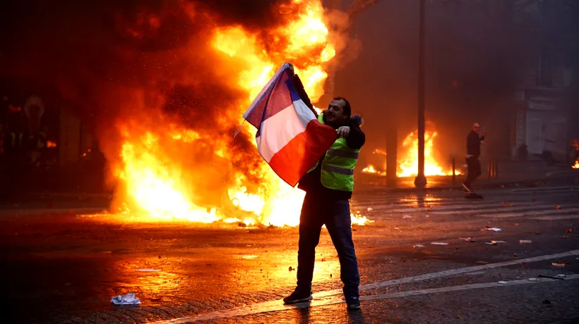 Noi proteste în Franța față de legea privind siguranța publică. Peste o sută de persoane au fost reținute | VIDEO