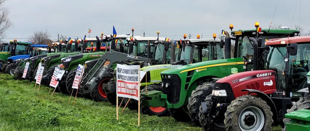 FOTO VIDEO | Fermierii protestează față de soluțiile găsite de CE la problemele din sectorul agro-alimentar/Circulație blocată pe A1 în Timiș (UPDATE)