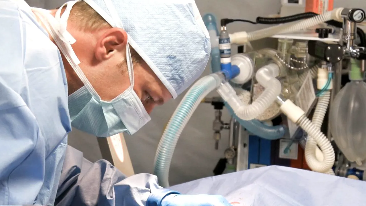 DRAMATIC. Presiune pe sistemul medical din România: 3200 de cadre medicale în izolare, infectate cu COVID-19