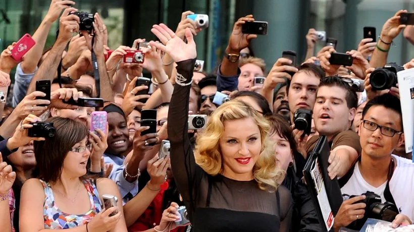Madonna cere sterilizarea cabinei după fiecare concert, de teamă ca fanii să nu fure mostre de ADN