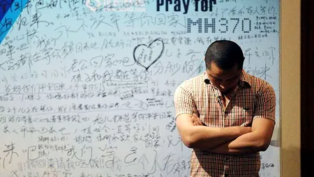 La un an de la dispariția cursei MH370, pe o plajă din Australia a fost găsit un obiect aparent banal, care le dă din nou speranțe rudelor celor dispăruți