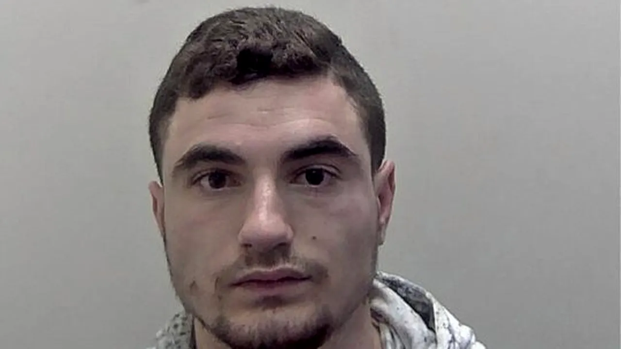 Modul ingenios în care și-a modificat un român duba pentru a introduce ilegal imigranți în Marea Britanie - FOTO