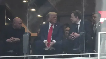 Ce au vorbit Trump și Elon Musk, la momentul împăcării, cu ocazia ceremoniei lui Charlie Kirk? Președintele american și-a dat frâu liber EMOȚIILOR