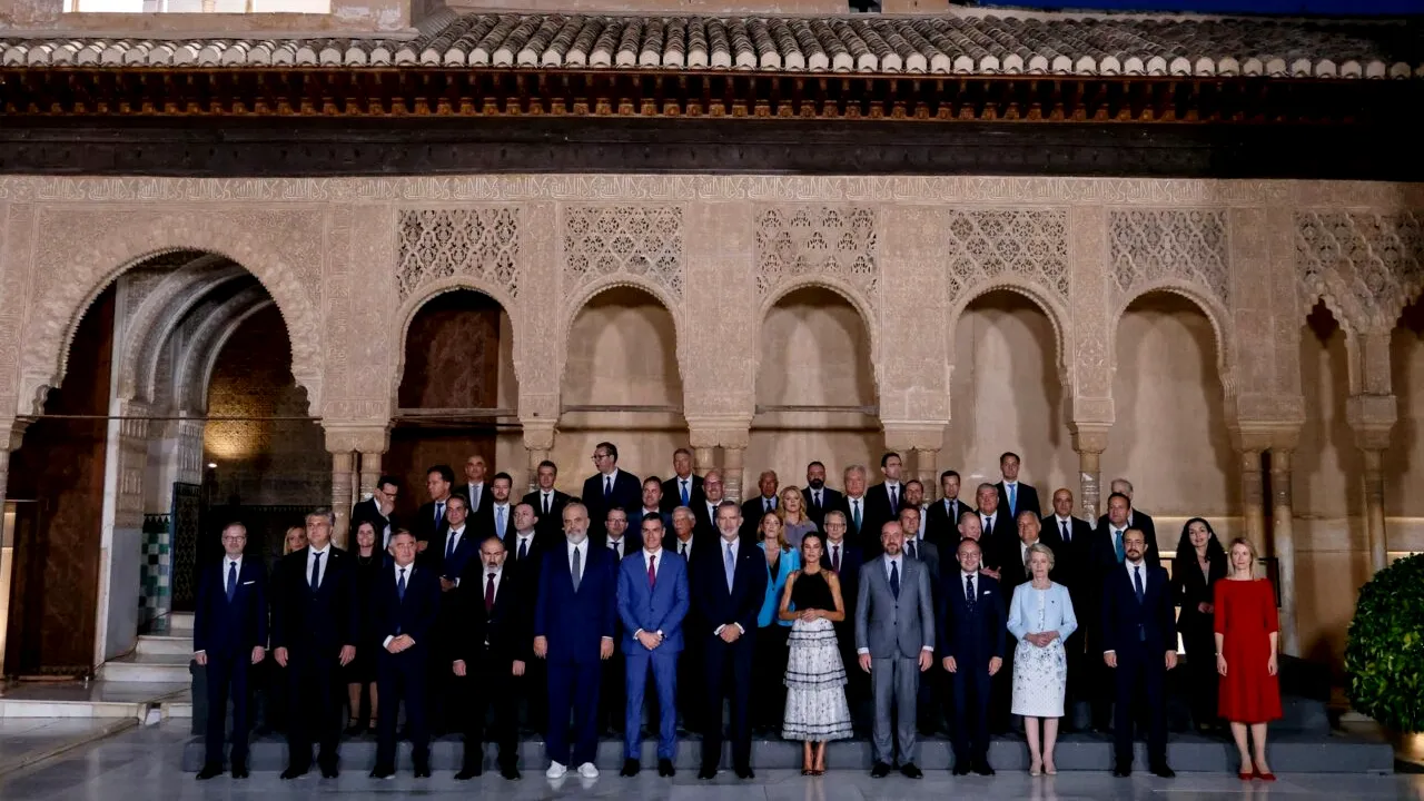 SUMMITUL Comunității Politice Europene | Liderii vor o Europă rezilientă, cu orientare geostrategică /Michel: Vom continua asistența pentru Ucraina