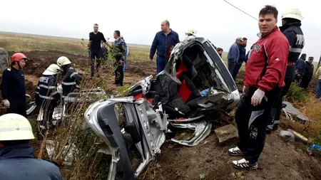 Imagini de coșmar, după ce o mașină a fost spulberată de un tir în Giurgiu: trei oameni au murit pe loc