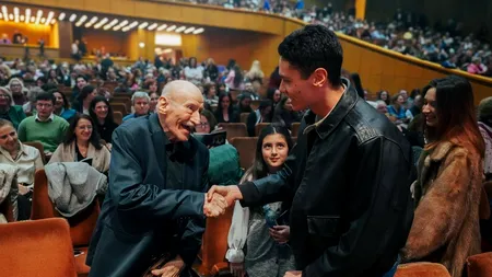David Popovici, impresionat de întâlnirea cu Victor Rebengiuc. 