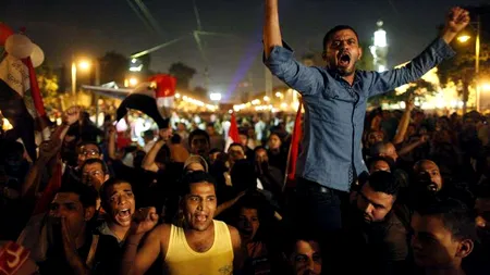 Armata egipteană îi promite lui Morsi vărsare de sânge. Ultimatumul expiră azi