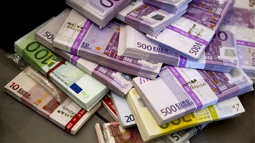 BANI. Suma uriașă de euro găsită într-un apartament. Poliția locală spune că bancnotele cântăreau 255 de kilograme