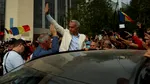 Călin Georgescu, liber la ieșirea din Tribunalul București: „Lumea e mică, Dumnezeu e mare!” Susținătorii au izbucnit în lacrimi