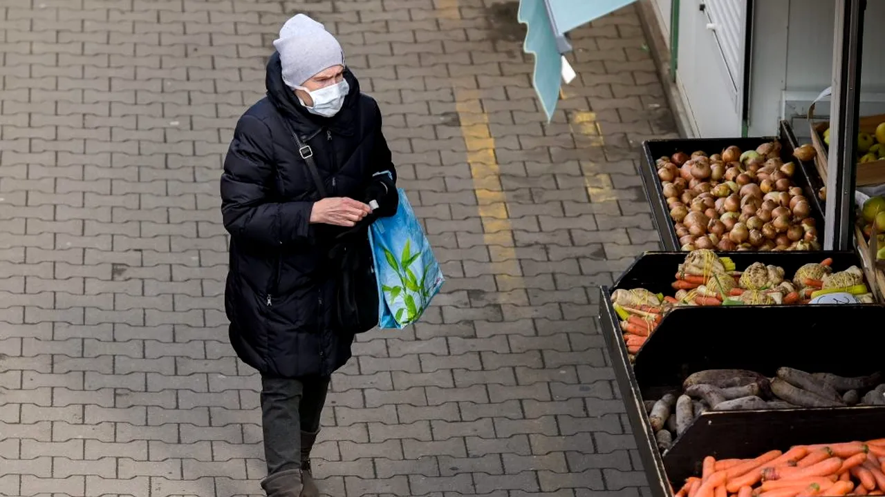 Sibiul instituie obligativitatea purtării măştii de protecţie şi în spaţiile deschise! De când se aplică măsura