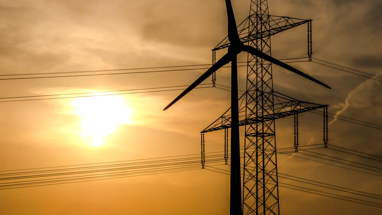 Ce prevede ordonanța privind impunerea unei taxe pe profiturile excesive realizate de companiile energetice