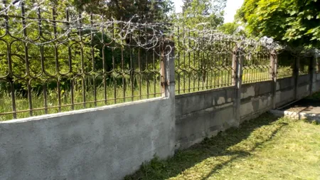Sârmă ghimpată și taxă de intrare în cel mai mare parc din Cluj-Napoca