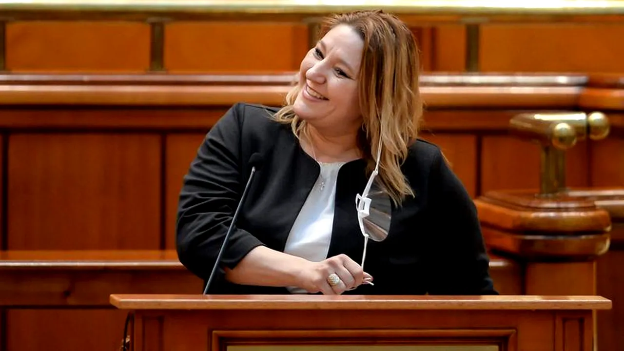 Şoşoacă spune că şi-a făcut partid: „Sunt mai mult decât Marine Le Pen”