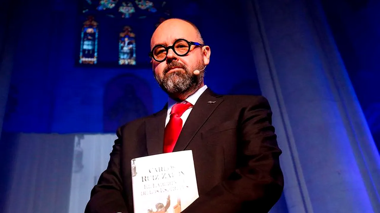 DOLIU URIAȘ ÎN LITERATURĂ. A murit marele scriitor spaniol Carlos Ruiz Zafón