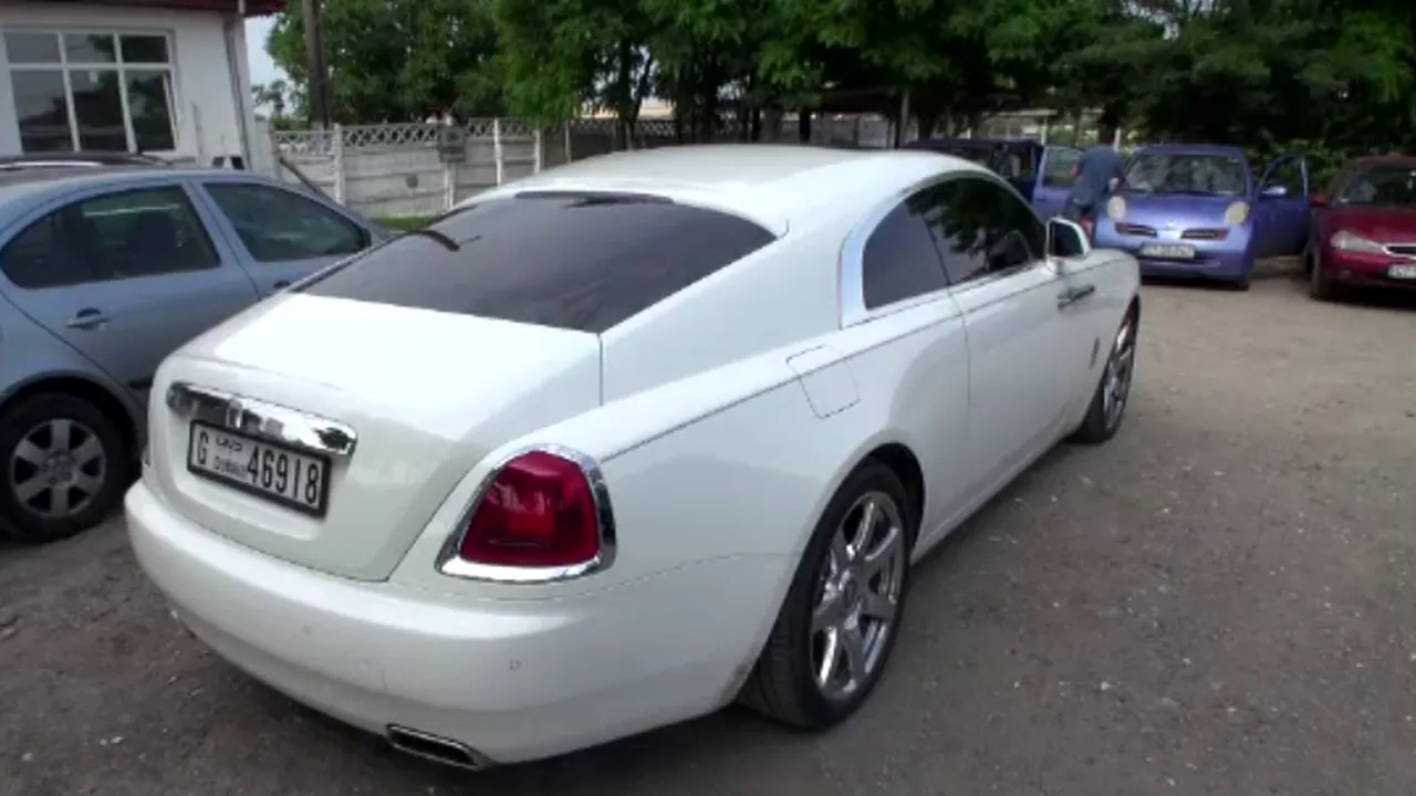 Gigi Becali, aflat în închisoare, a avut un musafir surpriză de ziua sa. Cine s-a dat jos din bolidul de 220.000 de euro din imagine. Vrea să-i cumpere palatul din Aleea Alexandru?