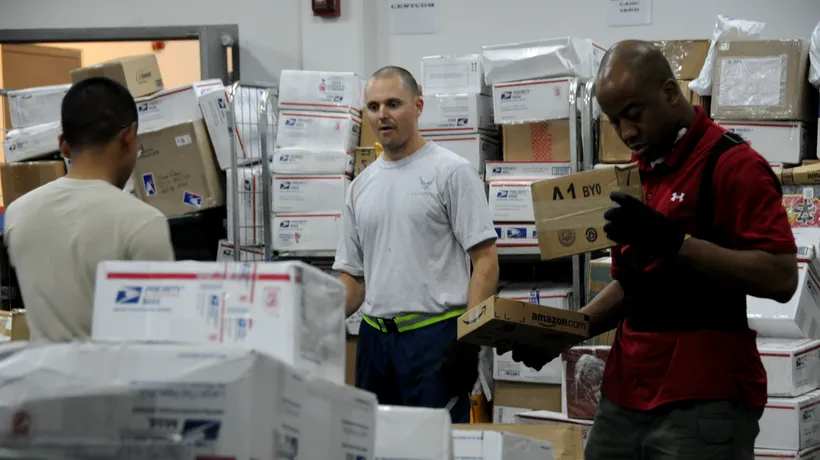 „Poșta Americană pierde o avere, iar asta se va schimba!. Postarea lui Trump care a produs Amazon, pe bursă, o pierdere de 45 de miliarde de dolari