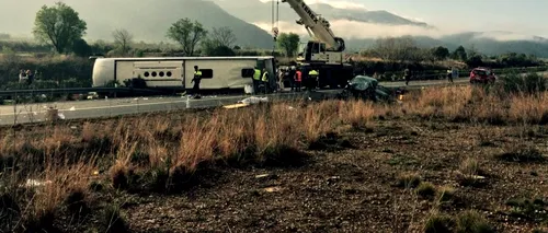 Un autocar plin cu studenți, implicat într-un accident extrem de grav în Spania. Cel puțin 13 tineri au murit