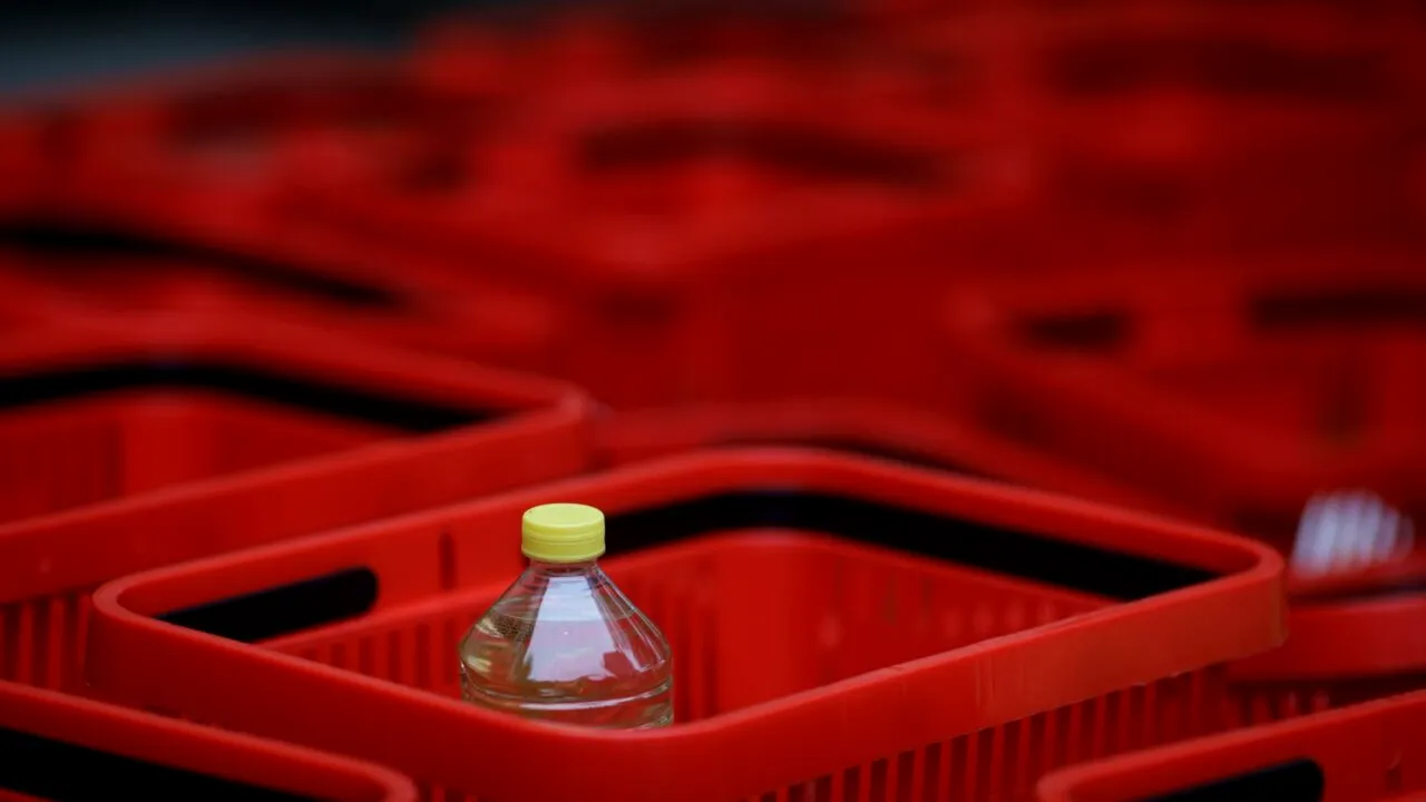 Când va deveni funcțional Sistemul ReturRo și cum se recuperează garanția pe sticle