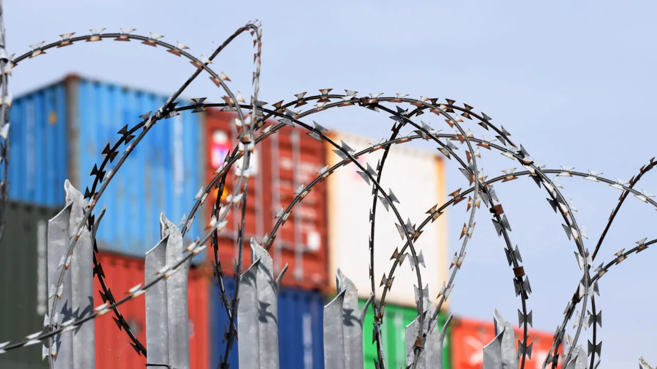 Marea Britanie începe CONTROALELE fizice pentru importurile de alimente din Uniunea Europeană. Ce efecte ar putea avea asupra economiei