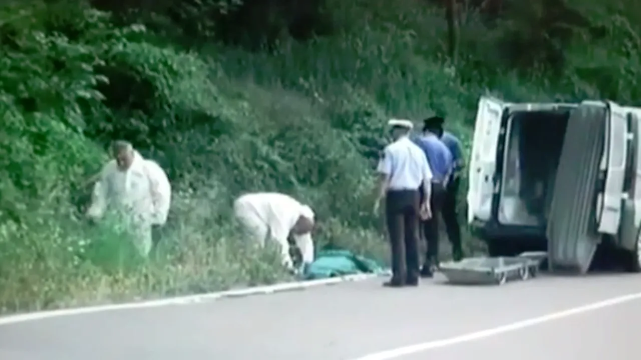 A murit dintr-o prostie. Un român din Italia a vrut să facă o acrobație, dar a căzut din cabina unui camion în viteză - VIDEO