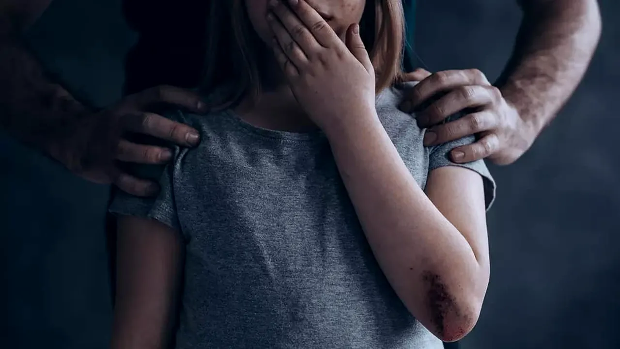 Un nou fugar adus în țară de autoritățile române / Alina Gorghiu: A fost CONDAMNAT la 5 ani de închisoare pentru trafic de minore