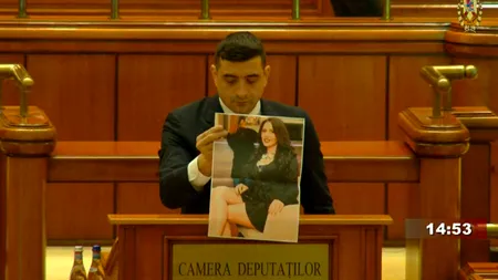 George Simion cere demisia Guvernului. Care este motivul pentru care a tăcut aproape 2 minute, deși era la tribună