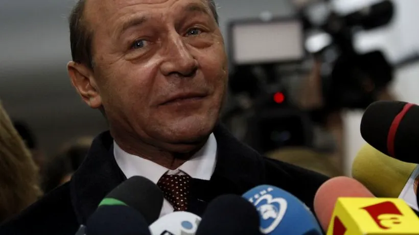 CONSULTĂRI simultane pentru premier. Băsescu l-a invitat din greșeală și pe DD, apoi l-a scos din listă