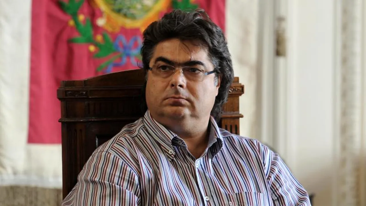 Politician italian, arestat pentru că le-a cerut favoruri sexuale unor femei în schimbul locuințelor. O româncă este printre victime