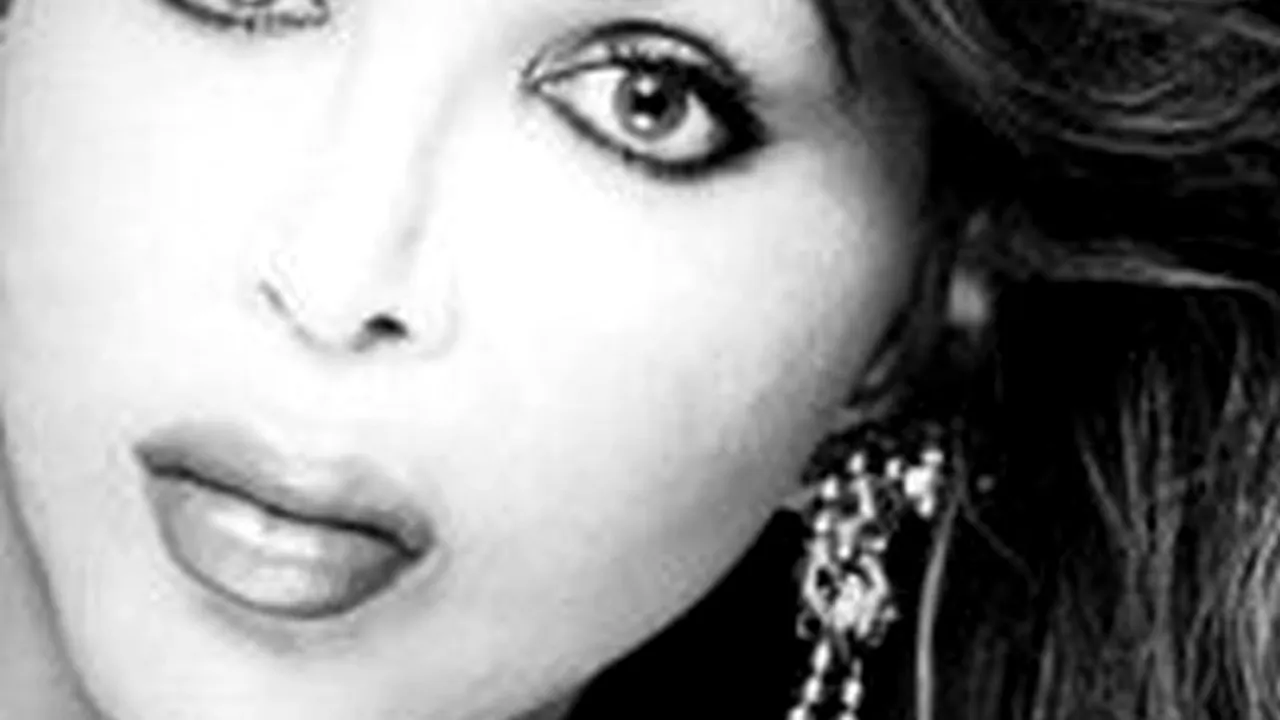 Cum arată această femeie după ce și-a făcut 200 de operații estetice neautorizate