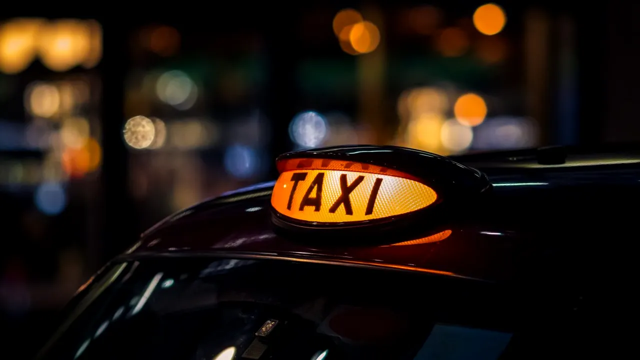 Un taximetrist din Ungheni, înjunghiat mortal de o tânără. Motivul incredibil al crimei