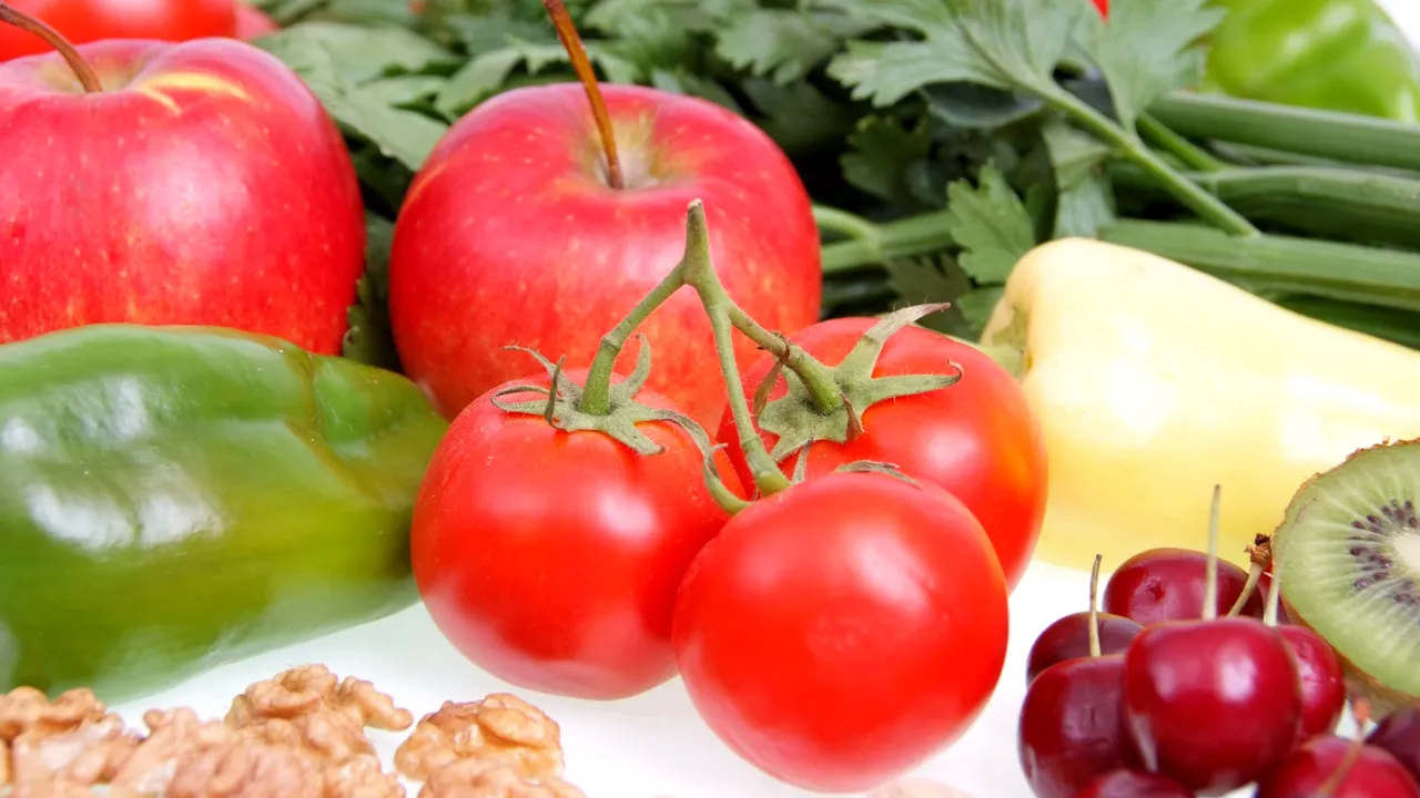 Nu renunța la CARBOHIDRAȚII de calitate! Și hrana sănătoasă ÎNGRAȘĂ, dacă e prea multă. Cinci principii de bază pentru o ALIMENTAȚIE echilibrată