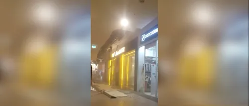 O bucată din tavanul unui mall din Cluj s-a prăbuşit