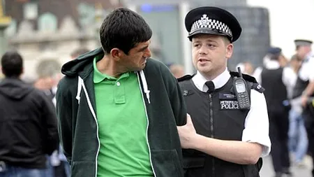 Zeci de imigranți români fără adăpost au fost reținuți la Londra