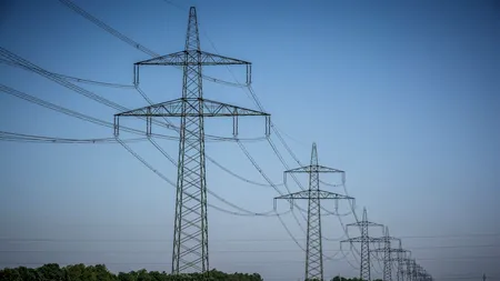 Distribuitorii de energie electrică sunt obligați să ofere COMPENSAȚII pentru întreruperile constante de curent