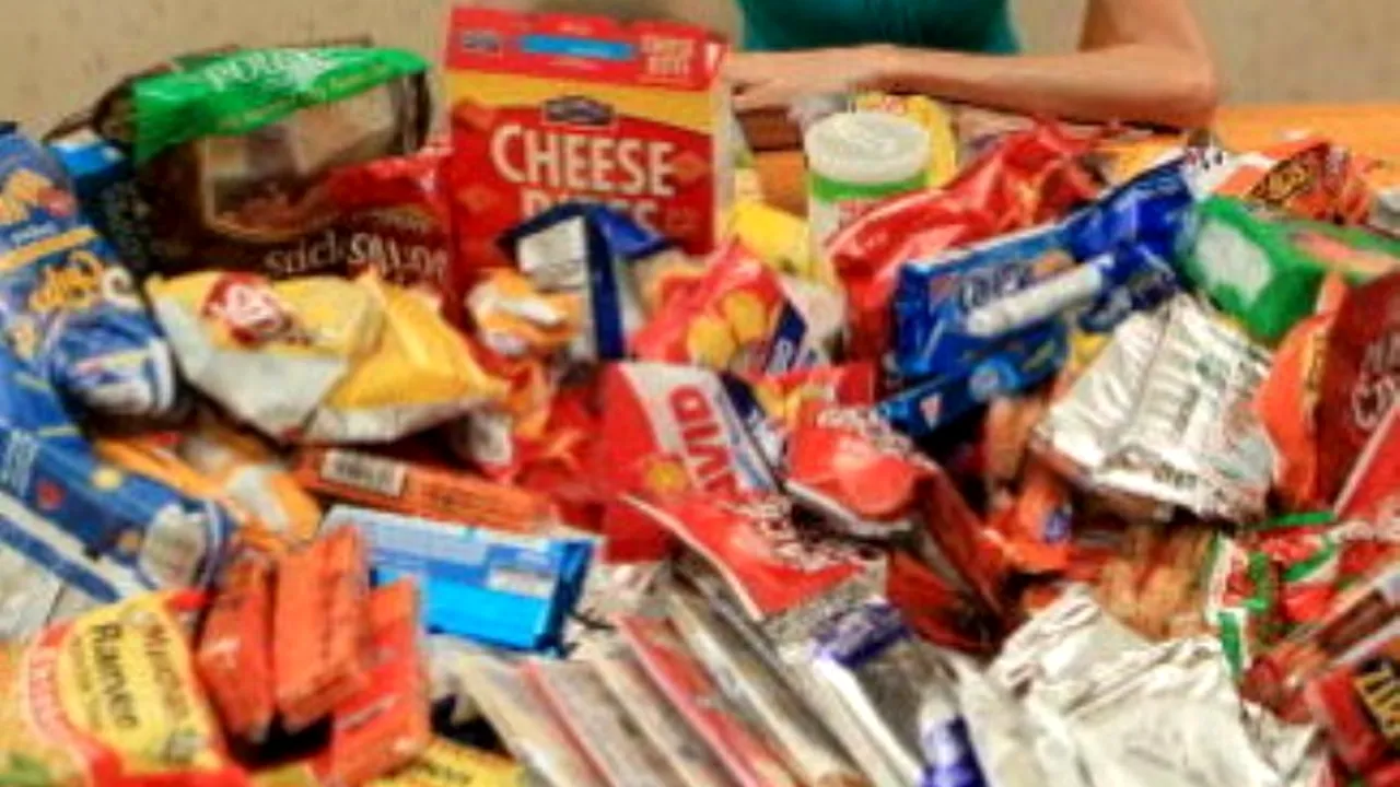 Tânăra care suferă de una dintre cele mai rare boli din lume. Trebuie să mănânce la 20 de minute pentru a supraviețui