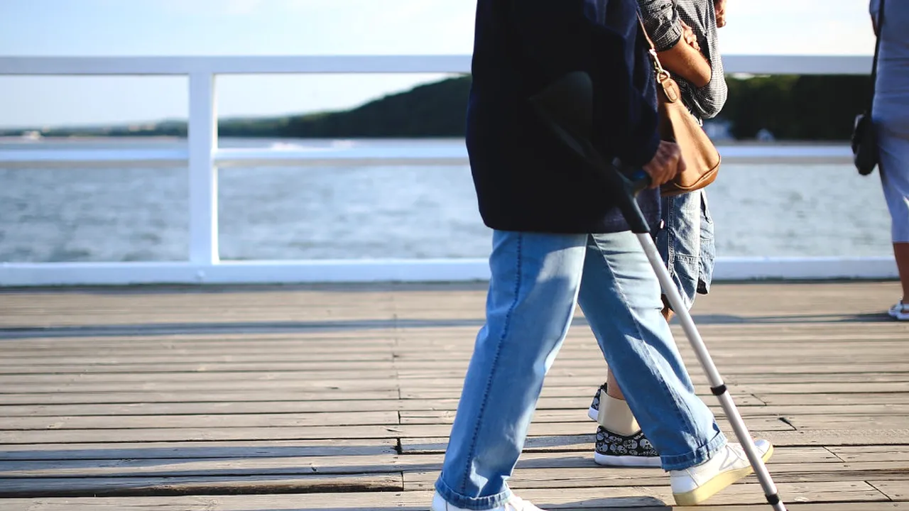 Telefonul Vârstnicului, linie telefonică gratuită deschisă pentru consilierea și sprijinirea vârstnicilor