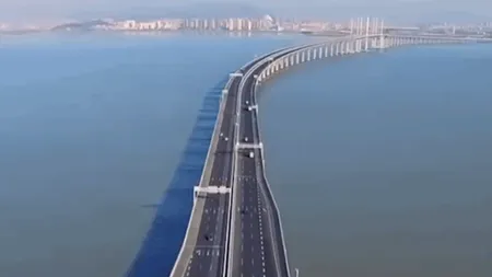 Chinezii au construit cel mai lung pod din lume. Oțelul pe care l-au folosit era suficient pentru a ridica 60 de turnuri Eiffel